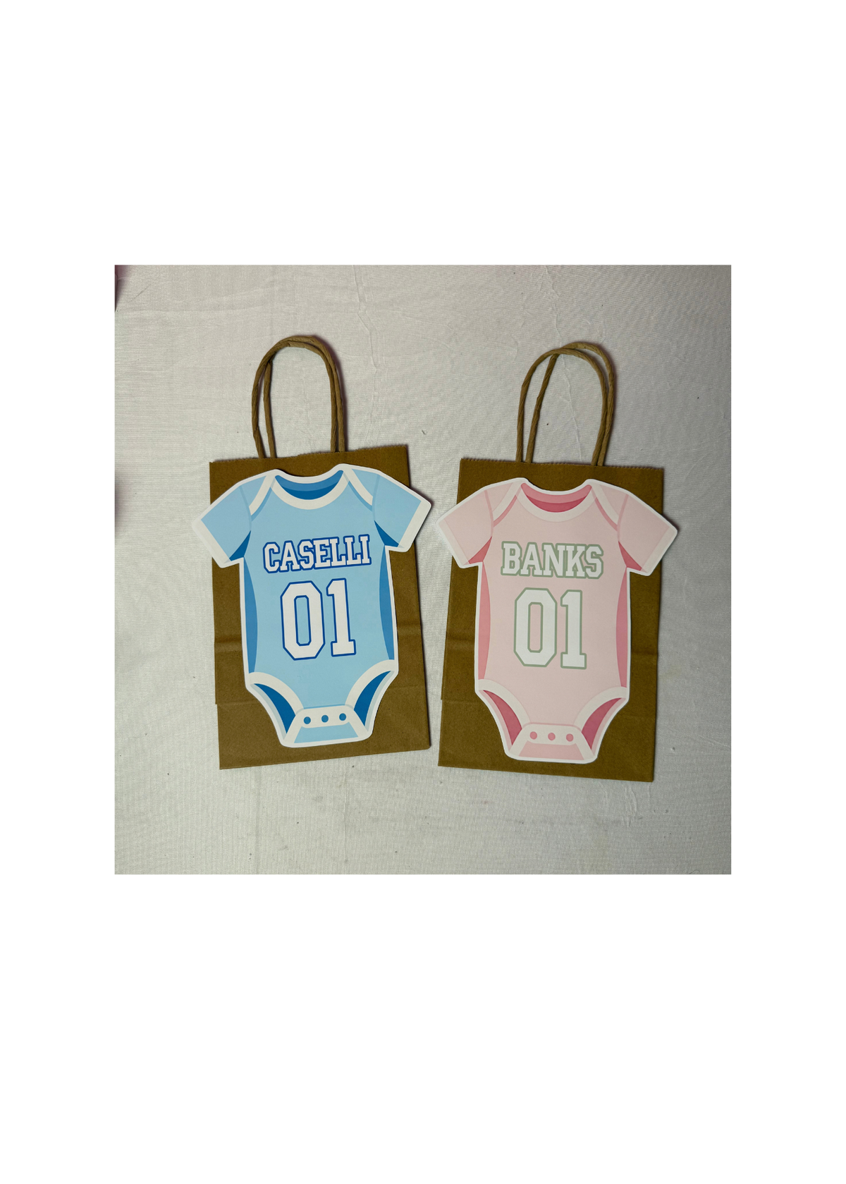 Baby Shower, Personalized Gift Bag, Onesie Gift Bag, Jersey Design, Baby Party Favors, First Birthday, Custom Name, White Bag, Kraft Bag, Matte Design, Gift Packaging
